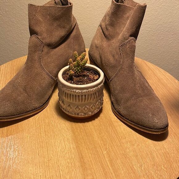 Rebels | Molly Western-Style Suede Booties, size 7.5 - Picture 4 of 14